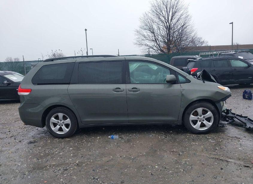 Photo 12 of 2012 Toyota Sienna LE V6 8 PASSENGER (VIN 5TDKK3DC2CS267456)