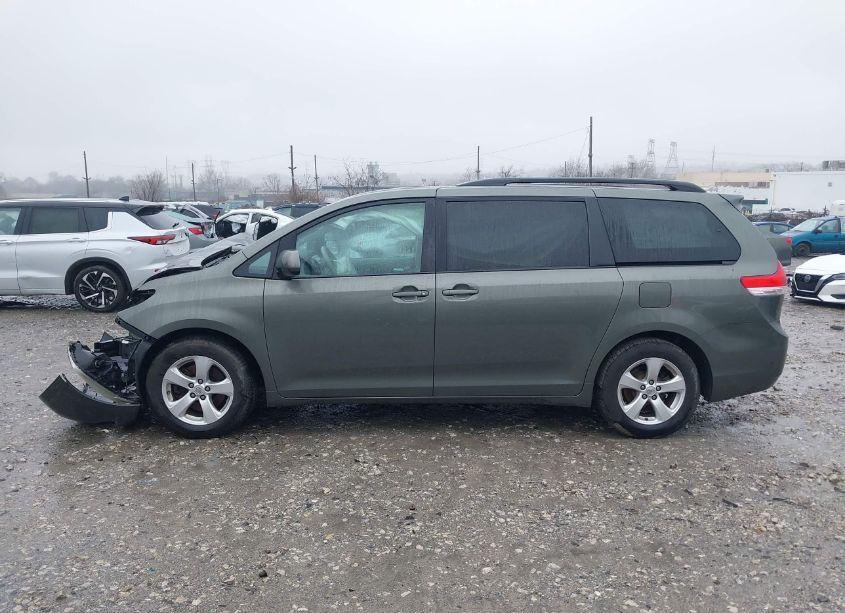 Photo 13 of 2012 Toyota Sienna LE V6 8 PASSENGER (VIN 5TDKK3DC2CS267456)