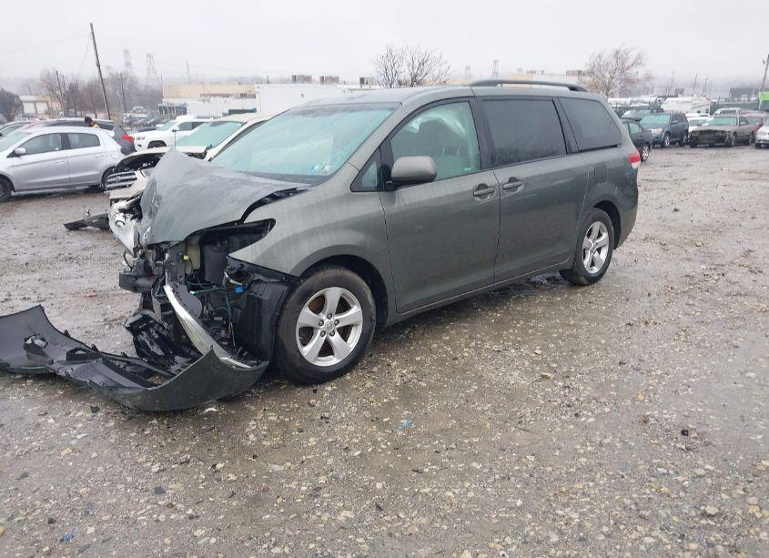 Photo 2 of 2012 Toyota Sienna LE V6 8 PASSENGER (VIN 5TDKK3DC2CS267456)
