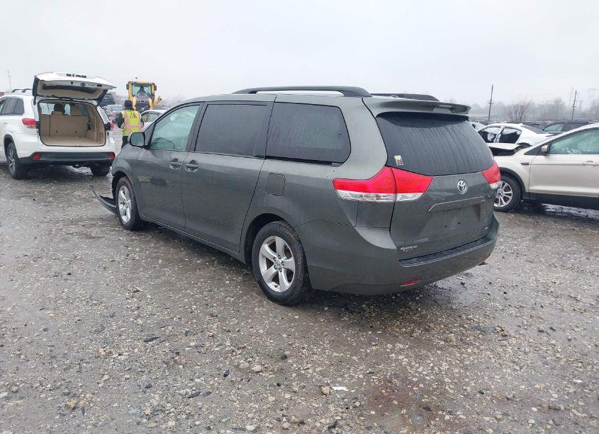 Photo 3 of 2012 Toyota Sienna LE V6 8 PASSENGER (VIN 5TDKK3DC2CS267456)