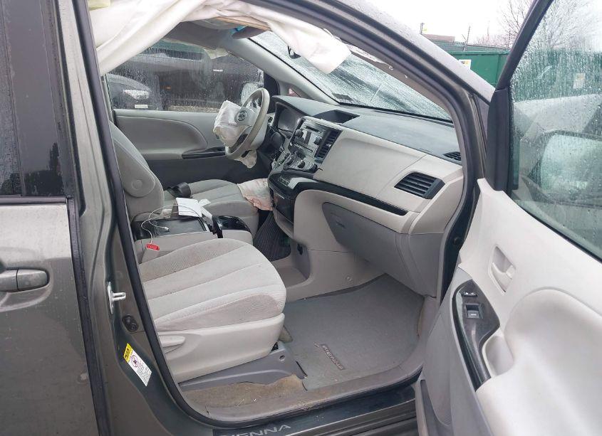 Photo 5 of 2012 Toyota Sienna LE V6 8 PASSENGER (VIN 5TDKK3DC2CS267456)