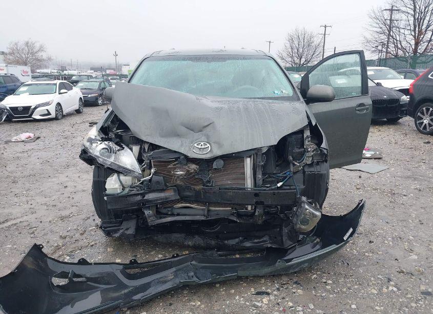 Photo 6 of 2012 Toyota Sienna LE V6 8 PASSENGER (VIN 5TDKK3DC2CS267456)