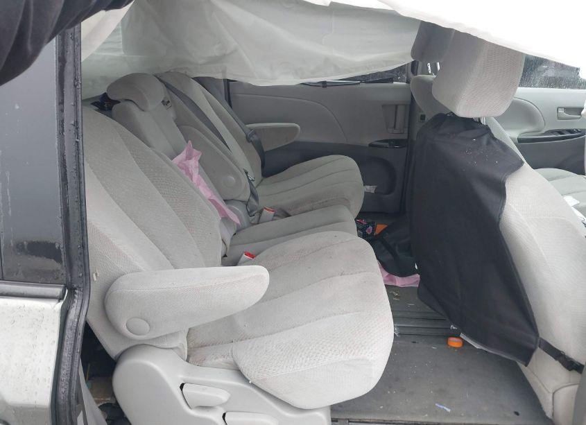 Photo 8 of 2012 Toyota Sienna LE V6 8 PASSENGER (VIN 5TDKK3DC2CS267456)