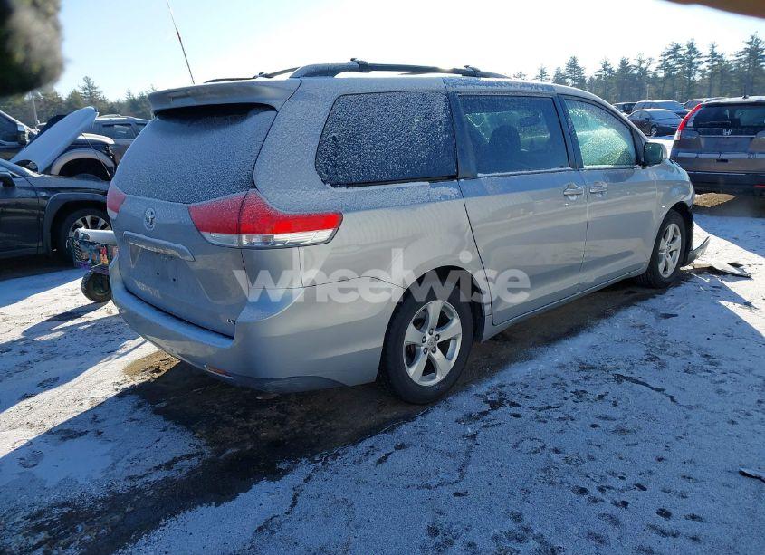 Photo 4 of 2012 Toyota Sienna LE V6 8 PASSENGER (VIN 5TDKK3DC2CS275217)