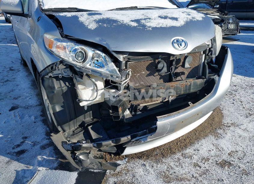 Photo 6 of 2012 Toyota Sienna LE V6 8 PASSENGER (VIN 5TDKK3DC2CS275217)