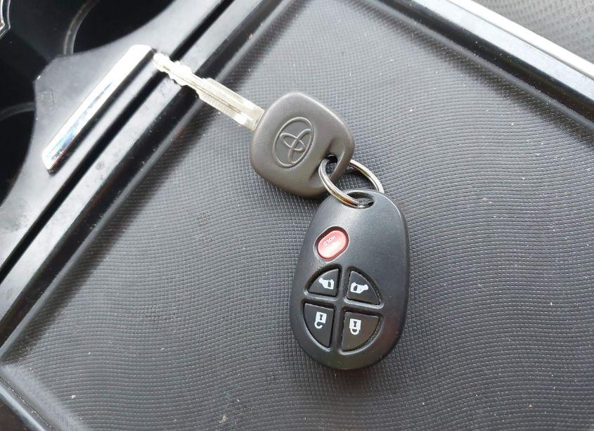 Photo 11 of 2012 Toyota Sienna LE V6 8 PASSENGER (VIN 5TDKK3DC2CS279266)