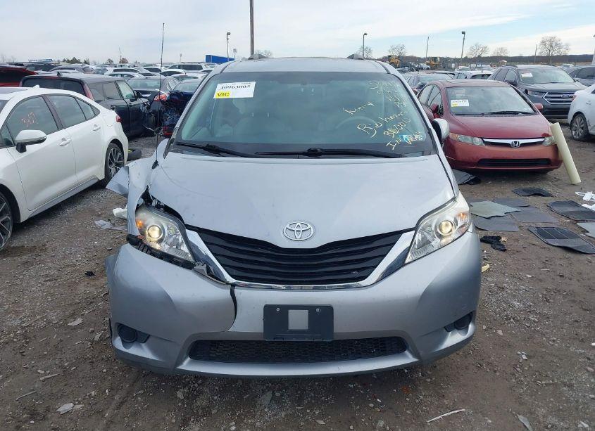 Photo 12 of 2012 Toyota Sienna LE V6 8 PASSENGER (VIN 5TDKK3DC2CS279266)