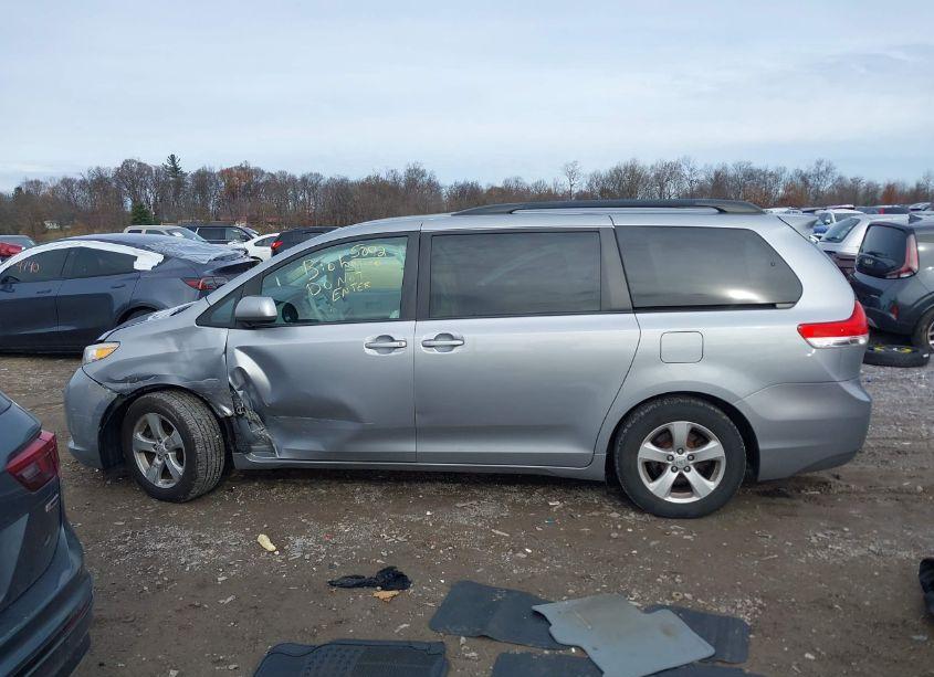 Photo 14 of 2012 Toyota Sienna LE V6 8 PASSENGER (VIN 5TDKK3DC2CS279266)