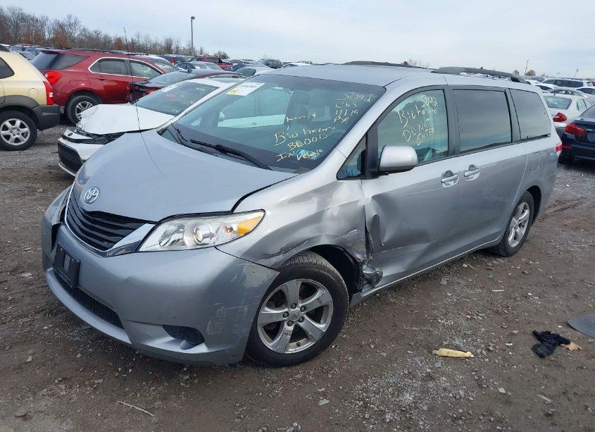 Photo 2 of 2012 Toyota Sienna LE V6 8 PASSENGER (VIN 5TDKK3DC2CS279266)