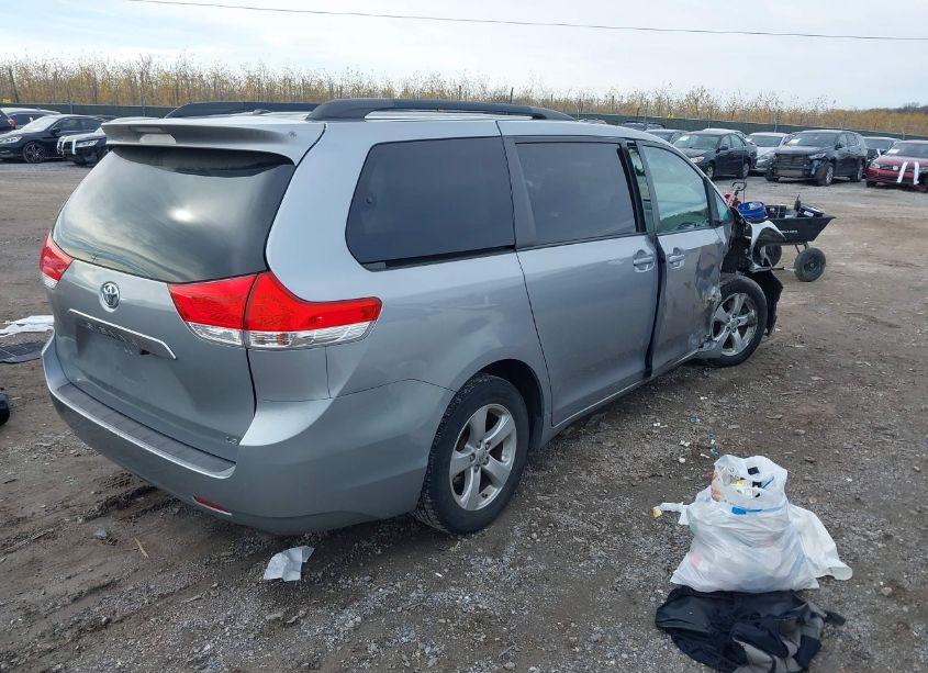 Photo 4 of 2012 Toyota Sienna LE V6 8 PASSENGER (VIN 5TDKK3DC2CS279266)