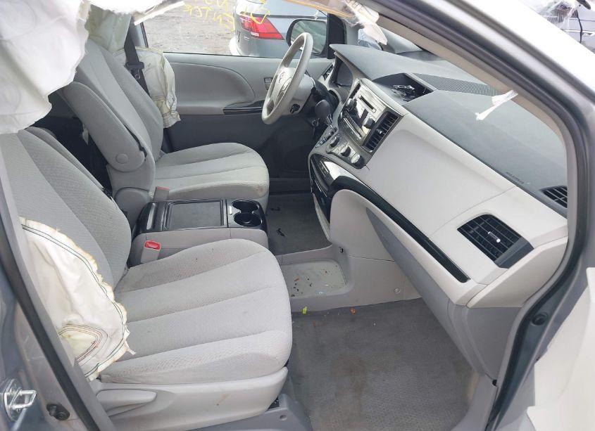 Photo 5 of 2012 Toyota Sienna LE V6 8 PASSENGER (VIN 5TDKK3DC2CS279266)