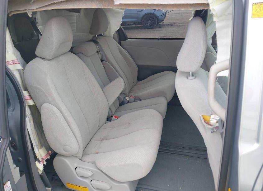 Photo 8 of 2012 Toyota Sienna LE V6 8 PASSENGER (VIN 5TDKK3DC2CS279266)