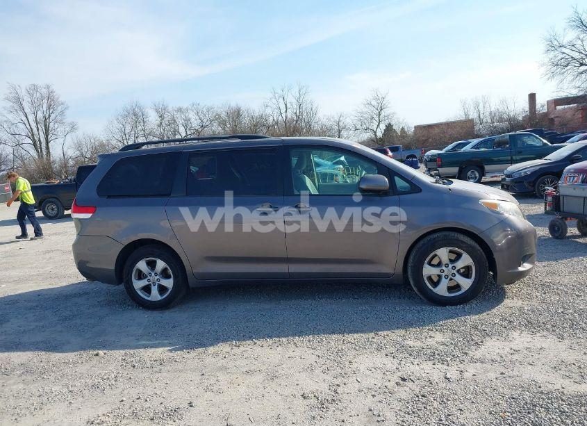 Photo 13 of 2013 Toyota Sienna LE V6 8 PASSENGER (VIN 5TDKK3DC2DS289863)