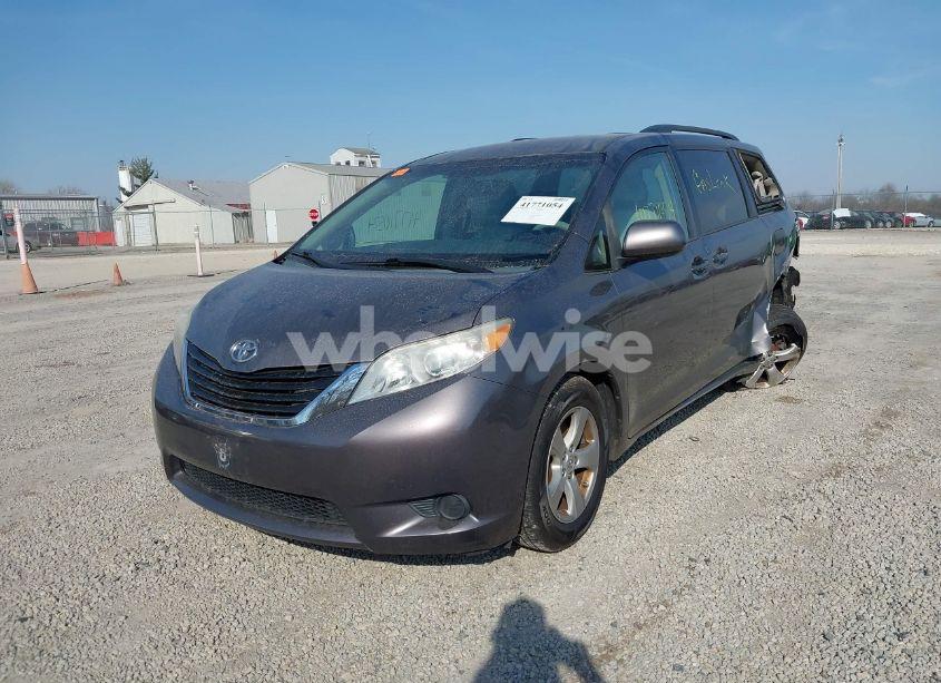 Photo 2 of 2013 Toyota Sienna LE V6 8 PASSENGER (VIN 5TDKK3DC2DS289863)