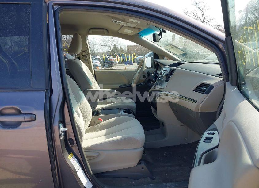 Photo 5 of 2013 Toyota Sienna LE V6 8 PASSENGER (VIN 5TDKK3DC2DS289863)