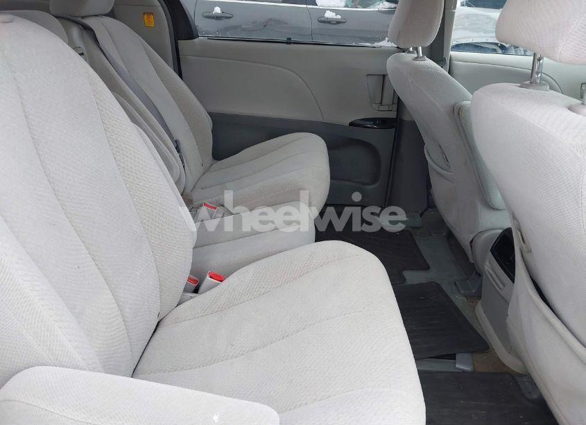 Photo 8 of 2013 Toyota Sienna LE V6 8 PASSENGER (VIN 5TDKK3DC2DS298515)