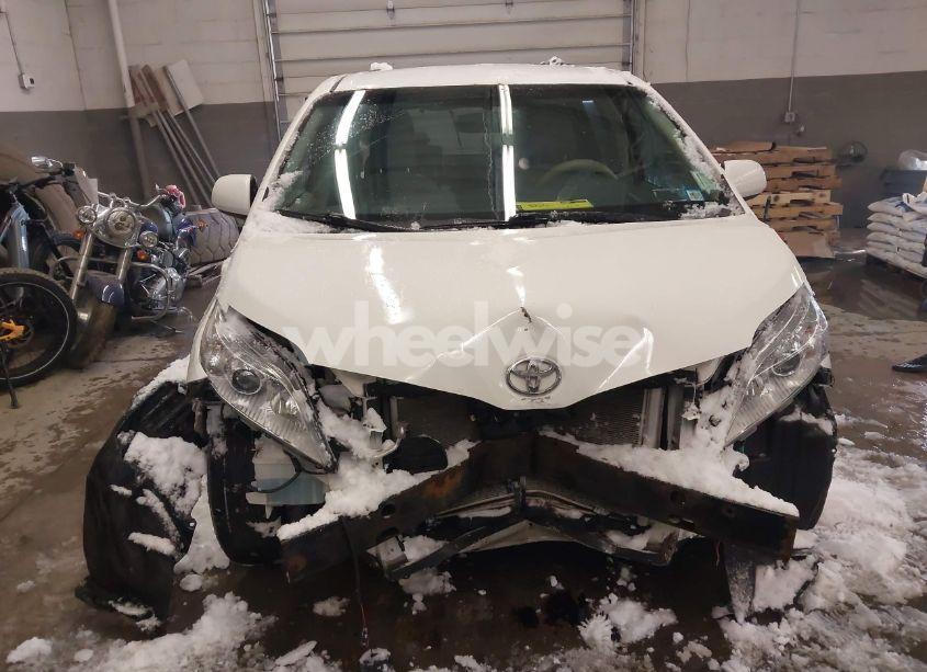 Photo 13 of 2013 Toyota Sienna LE V6 8 PASSENGER (VIN 5TDKK3DC2DS309626)