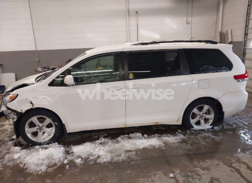 Photo 15 of 2013 Toyota Sienna LE V6 8 PASSENGER (VIN 5TDKK3DC2DS309626)