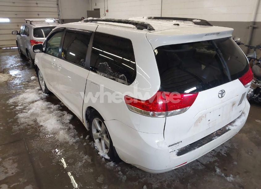 Photo 3 of 2013 Toyota Sienna LE V6 8 PASSENGER (VIN 5TDKK3DC2DS309626)