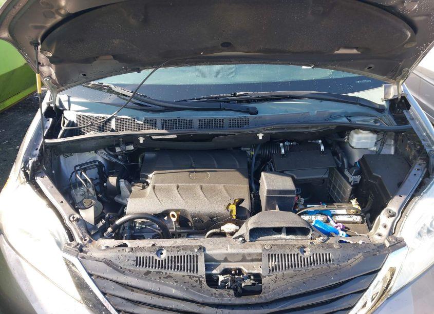 Photo 10 of 2013 Toyota Sienna LE V6 8 PASSENGER (VIN 5TDKK3DC2DS320030)