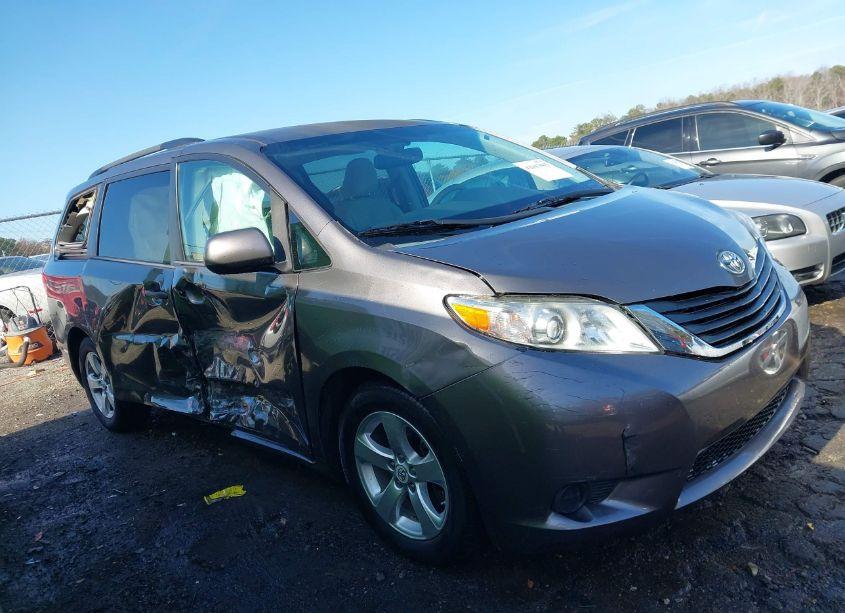 Photo 13 of 2013 Toyota Sienna LE V6 8 PASSENGER (VIN 5TDKK3DC2DS320030)