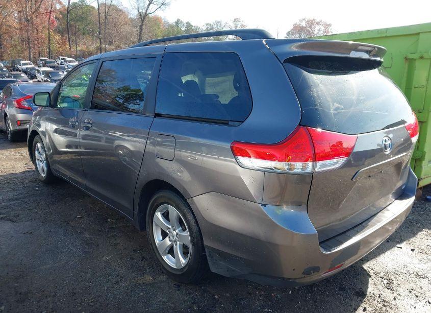 Photo 3 of 2013 Toyota Sienna LE V6 8 PASSENGER (VIN 5TDKK3DC2DS320030)