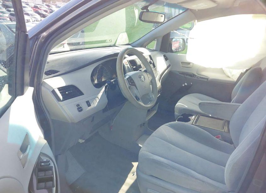 Photo 5 of 2013 Toyota Sienna LE V6 8 PASSENGER (VIN 5TDKK3DC2DS320030)