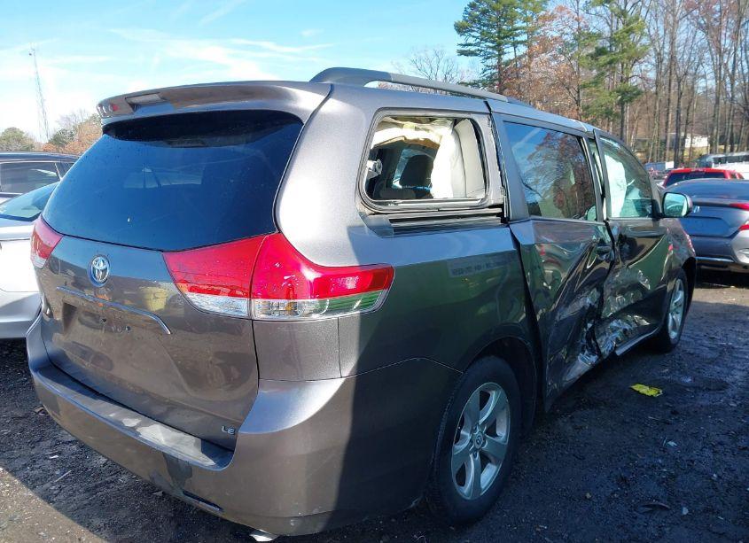 Photo 6 of 2013 Toyota Sienna LE V6 8 PASSENGER (VIN 5TDKK3DC2DS320030)