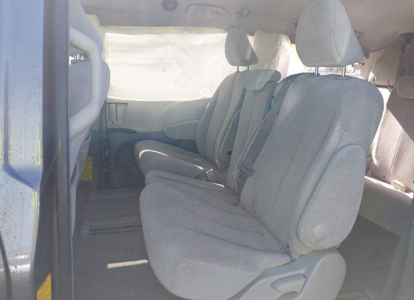 Photo 8 of 2013 Toyota Sienna LE V6 8 PASSENGER (VIN 5TDKK3DC2DS320030)