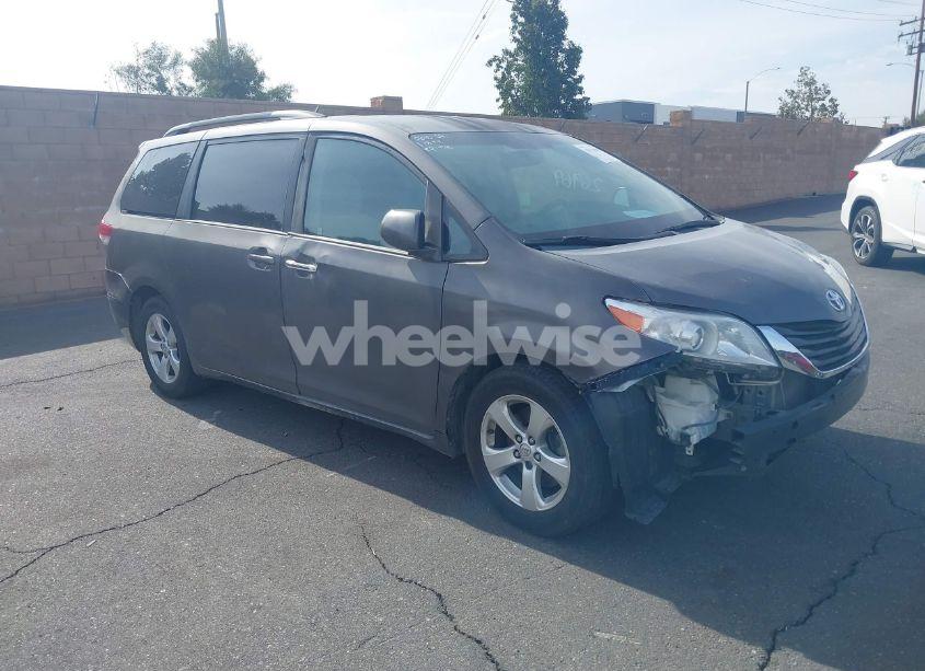 2013 Toyota Sienna LE V6 8 PASSENGER (VIN 5TDKK3DC2DS324921) main photo