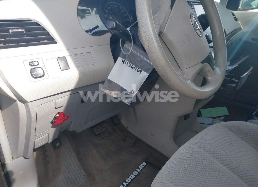 Photo 21 of 2013 Toyota Sienna LE V6 8 PASSENGER (VIN 5TDKK3DC2DS324921)