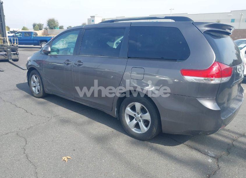 Photo 3 of 2013 Toyota Sienna LE V6 8 PASSENGER (VIN 5TDKK3DC2DS324921)