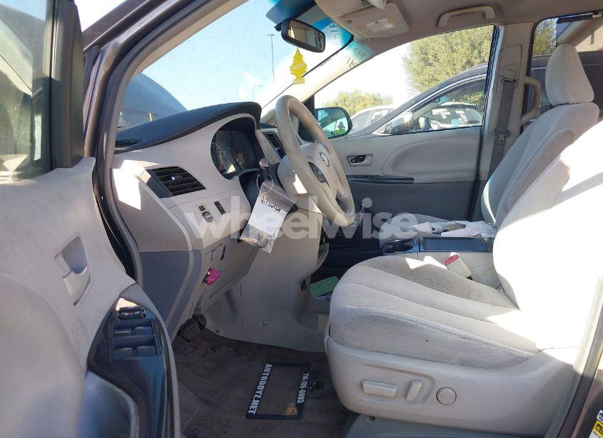 Photo 5 of 2013 Toyota Sienna LE V6 8 PASSENGER (VIN 5TDKK3DC2DS324921)