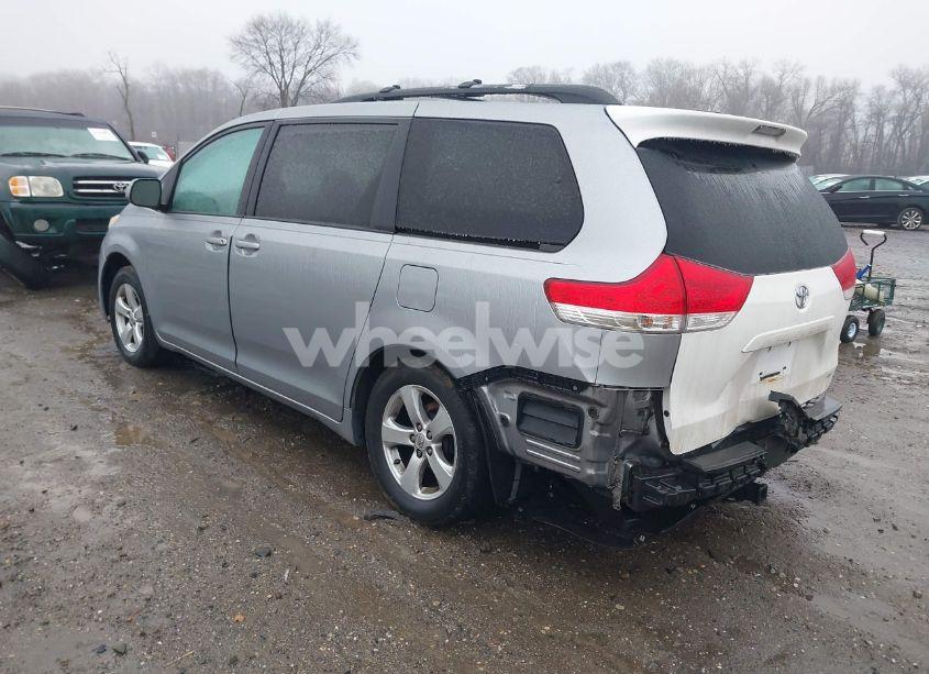 Photo 3 of 2013 Toyota Sienna LE V6 8 PASSENGER (VIN 5TDKK3DC2DS349575)