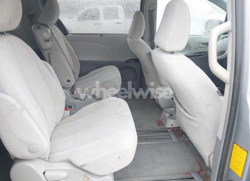 Photo 8 of 2013 Toyota Sienna LE V6 8 PASSENGER (VIN 5TDKK3DC2DS349575)