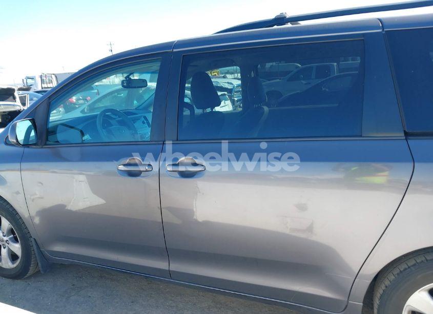 Photo 14 of 2013 Toyota Sienna LE V6 8 PASSENGER (VIN 5TDKK3DC2DS364013)