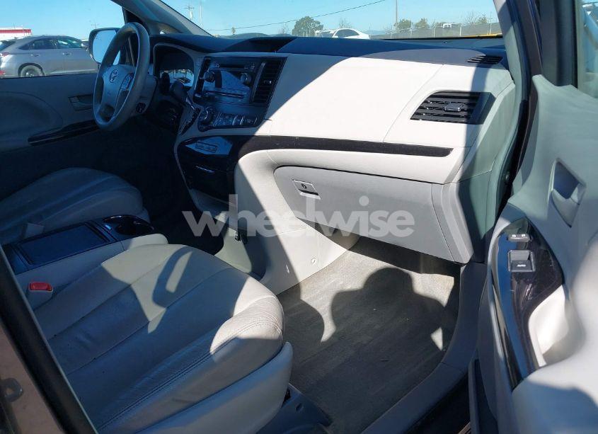 Photo 5 of 2013 Toyota Sienna LE V6 8 PASSENGER (VIN 5TDKK3DC2DS364013)