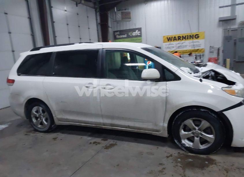 Photo 13 of 2013 Toyota Sienna LE V6 8 PASSENGER (VIN 5TDKK3DC2DS368790)