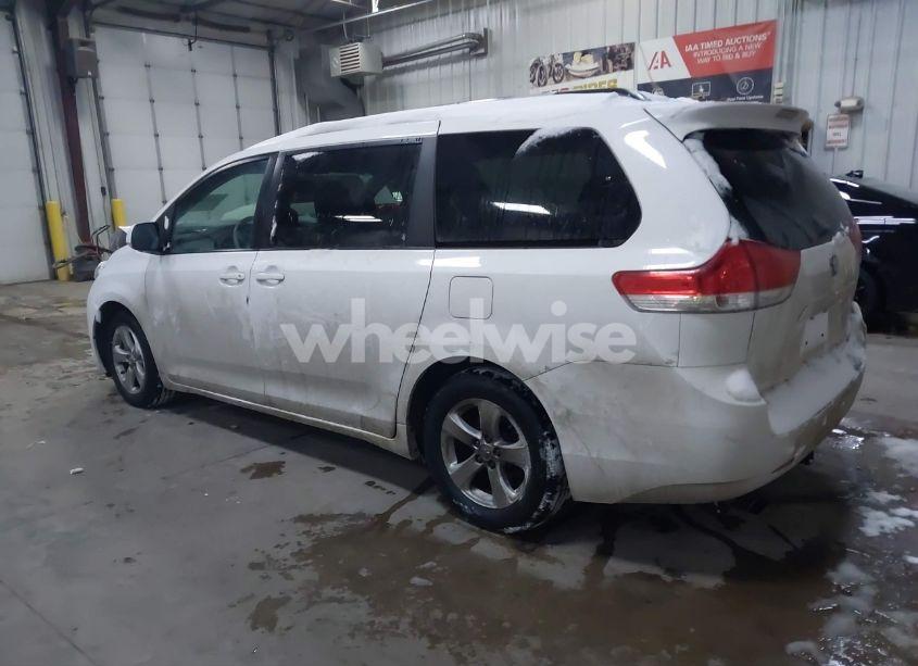 Photo 3 of 2013 Toyota Sienna LE V6 8 PASSENGER (VIN 5TDKK3DC2DS368790)