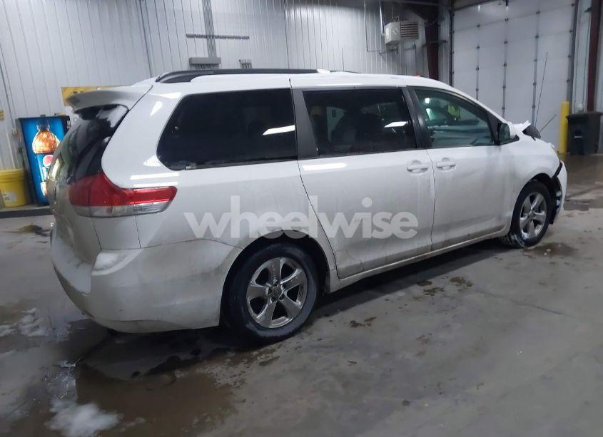 Photo 4 of 2013 Toyota Sienna LE V6 8 PASSENGER (VIN 5TDKK3DC2DS368790)