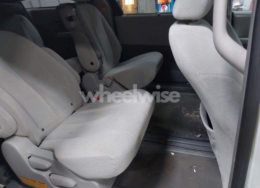 Photo 8 of 2013 Toyota Sienna LE V6 8 PASSENGER (VIN 5TDKK3DC2DS368790)