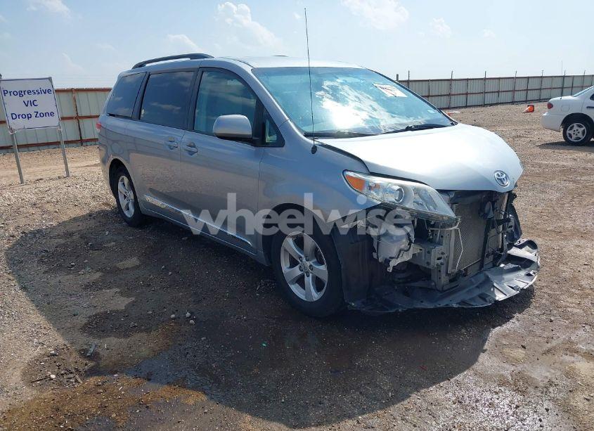 2013 Toyota Sienna LE V6 8 PASSENGER (VIN 5TDKK3DC2DS389090) main photo