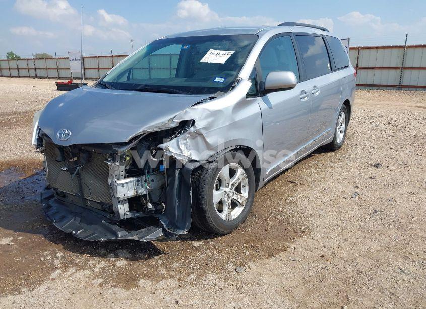 Photo 2 of 2013 Toyota Sienna LE V6 8 PASSENGER (VIN 5TDKK3DC2DS389090)