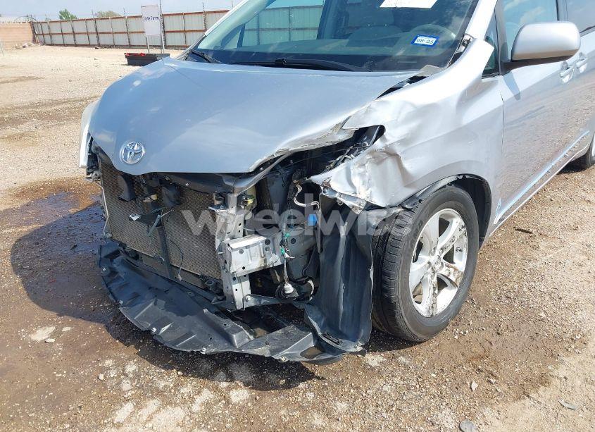 Photo 6 of 2013 Toyota Sienna LE V6 8 PASSENGER (VIN 5TDKK3DC2DS389090)