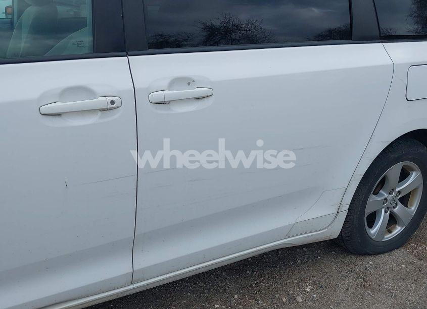 Photo 18 of 2014 Toyota Sienna LE V6 8 PASSENGER (VIN 5TDKK3DC2ES423210)