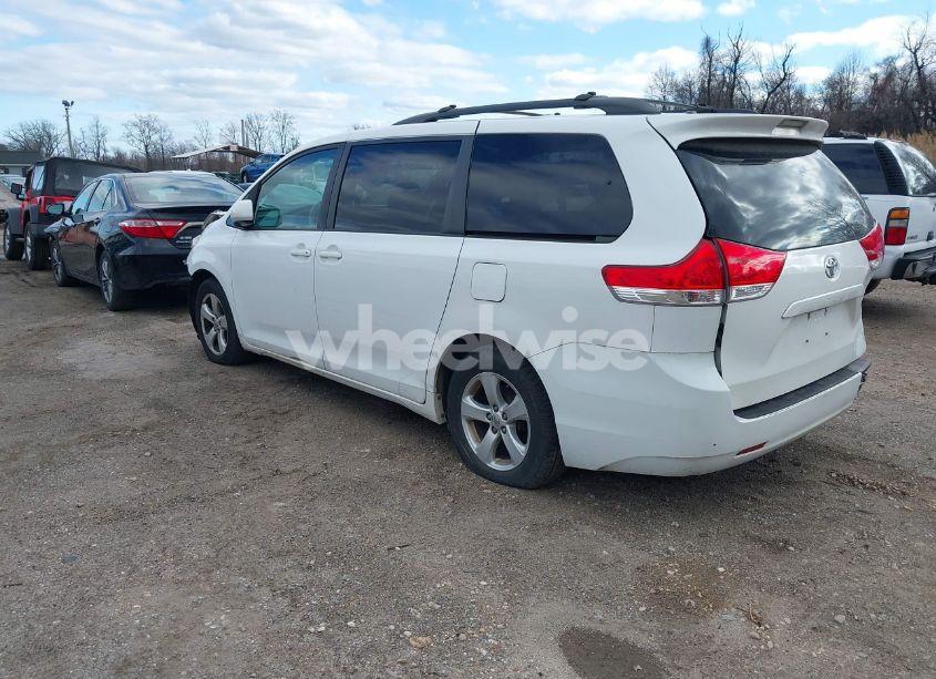 Photo 3 of 2014 Toyota Sienna LE V6 8 PASSENGER (VIN 5TDKK3DC2ES423210)
