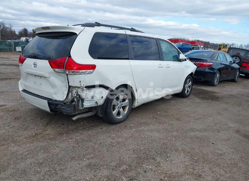 Photo 4 of 2014 Toyota Sienna LE V6 8 PASSENGER (VIN 5TDKK3DC2ES423210)