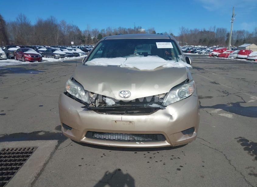 Photo 12 of 2014 Toyota Sienna LE V6 8 PASSENGER (VIN 5TDKK3DC2ES432358)