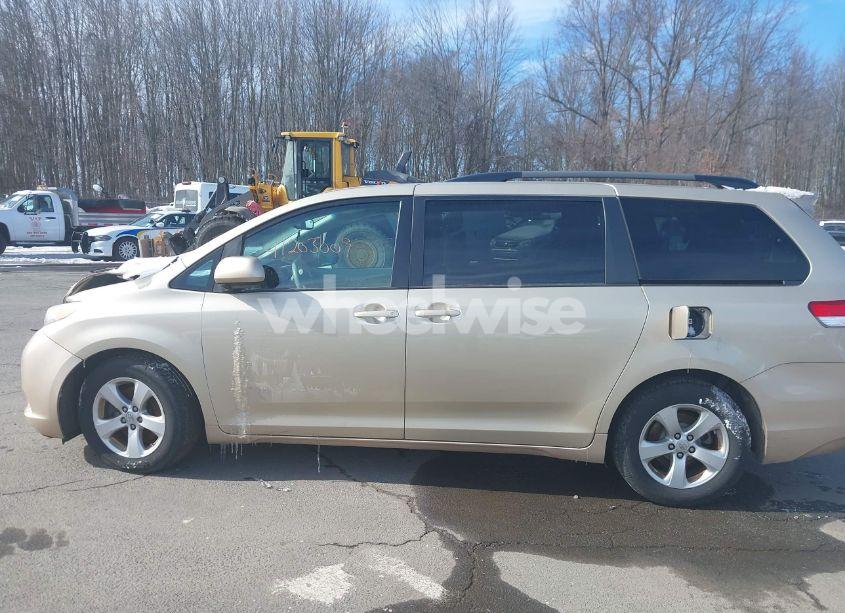 Photo 14 of 2014 Toyota Sienna LE V6 8 PASSENGER (VIN 5TDKK3DC2ES432358)