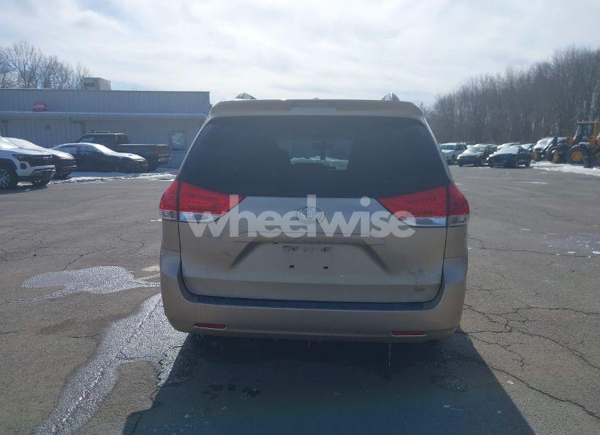 Photo 16 of 2014 Toyota Sienna LE V6 8 PASSENGER (VIN 5TDKK3DC2ES432358)